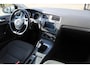 Volkswagen Golf 1.2 TSI Trendline Climate control/Achteruitrijcamera/Parkeersensoren rondom/Stoelverwarming/Dodehoek detectie/Bluetooth/Parkeerhulp/17'' Lichtmetalen velgen/Radio CD-Speler/Elektrische ramen/Elektrisch verstelbare spiegels.