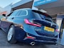 BMW 3-Serie Touring 320i 184pk Automaat High Executive Individual | Origineel NL | Navi | Apple Carplay | Adap.Cruise | Leder+Verwarmd | Dodehoek+Rijstrooksensor | Pdc V+A+Assist+360 Camera | Privacy Glass