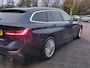BMW 3-Serie Touring 320i 184pk Automaat High Executive Individual | Origineel NL | Navi | Apple Carplay | Adap.Cruise | Leder+Verwarmd | Dodehoek+Rijstrooksensor | Pdc V+A+Assist+360 Camera | Privacy Glass