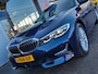 BMW 3-Serie Touring 320i 184pk Automaat High Executive Individual | Origineel NL | Navi | Apple Carplay | Adap.Cruise | Leder+Verwarmd | Dodehoek+Rijstrooksensor | Pdc V+A+Assist+360 Camera | Privacy Glass