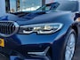 BMW 3-Serie Touring 320i 184pk Automaat High Executive Individual | Origineel NL | Navi | Apple Carplay | Adap.Cruise | Leder+Verwarmd | Dodehoek+Rijstrooksensor | Pdc V+A+Assist+360 Camera | Privacy Glass