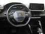 Peugeot e-2008 EV Active 50 kWh | 16 inch lichtmetalen velgen | Remote services | Parkeersensoren | Cruise control | Hill-hold functie |