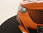 Peugeot e-2008 EV Active 50 kWh | 16 inch lichtmetalen velgen | Remote services | Parkeersensoren | Cruise control | Hill-hold functie |