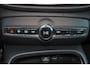Volvo XC40 Recharge Plus 70 kWh - IntelliSafe Assist & Surround - Parkeercamera achter - Verwarmde voorstoelen & stuur - Parkeersensoren voor & achter - Draadloze tel. lader - Warmtepomp - Extra getint glas - 19' LMV