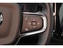 Volvo XC40 Recharge Plus 70 kWh - IntelliSafe Assist & Surround - Parkeercamera achter - Verwarmde voorstoelen & stuur - Parkeersensoren voor & achter - Draadloze tel. lader - Warmtepomp - Extra getint glas - 19' LMV