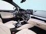 BMW 5-Serie Touring 540i xDrive High Executive | Automaat | Panoramadak | Harman Kardon | Lederen Bekleding | Stoelverwarming + Stoelventilatie | head-up display | 360. Camera | Sfeerverlichting |