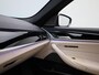 BMW 5-Serie Touring 540i xDrive High Executive | Automaat | Panoramadak | Harman Kardon | Lederen Bekleding | Stoelverwarming + Stoelventilatie | head-up display | 360. Camera | Sfeerverlichting |