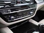 BMW 5-Serie Touring 540i xDrive High Executive | Automaat | Panoramadak | Harman Kardon | Lederen Bekleding | Stoelverwarming + Stoelventilatie | head-up display | 360. Camera | Sfeerverlichting |