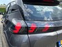 Peugeot 2008 1.2 Turbo 130 PK Active | All season banden | Volledig dealer onderhouden | 6 Versnellingsbak | Trekhaak 1200 KG | Navigatie via Telefoon | Stoelverwarming | Airconditioning | Lichtmetalen Velgen | Parkeersensoren | LED Verlichting | Apple Carplay & Android Auto |