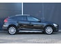 Volvo V40 Cross Country T3 Automaat Polar+ Luxury | Panoramadak| Afneembare trekhaak| Alarmklasse 3| Premium Audio| Lederen Bekleding| Exterior Styling kit.