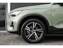 Volvo XC40 B4 Plus Dark | Verwarmbare Voorstoelen en Stuurwiel | Semi-Elektrische Trekhaak | Verwarmbare Voorruit | Premium Audio by Harman Kardon | Adaptieve Cruise Control | Park Assist