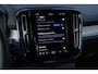 Volvo XC40 B4 Plus Dark | Verwarmbare Voorstoelen en Stuurwiel | Semi-Elektrische Trekhaak | Verwarmbare Voorruit | Premium Audio by Harman Kardon | Adaptieve Cruise Control | Park Assist