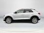 Volkswagen T-Roc 1.5 TSI Sport GEEN AFLEVERKOSTEN | Automaat | Navigatiesysteem | Climate Control | Adaptieve Cruise Control | Achteruitrijcamera | Parkeersensoren voor- en achter | DAB radio | 12 maanden BOVAG garantie