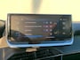 Peugeot 2008 1.2 Hybrid 136 Style Airco | Apple Carplay/ Android Auto | Bluetooth | DAB | PDC Achter |