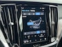 Volvo V60 T6 Recharge Plus Dark | 18" | Sportstoelen | Panoramadak | 360 Camera | Harman Kardon | Trekhaak | Elektr. verst. stoelen | Stoel/stuur/achterbankverwarming