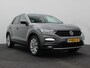 Volkswagen T-Roc 1.5 TSI Style Business | AUTOMAAT | Adapt. Cruise | Trekhaak | Parkeercamera |