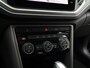 Volkswagen T-Roc 1.5 TSI Style Business | AUTOMAAT | Adapt. Cruise | Trekhaak | Parkeercamera |