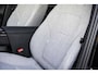 Volvo EX30 Single Motor Extended Range Ultra 69 kWh Black Edition | Trekhaak | Stoel en Stuurverwarming | 20" Y Spaaks | 360° Camera | Harman & Kardon |