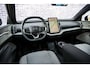 Volvo EX30 Single Motor Extended Range Ultra 69 kWh Black Edition | Trekhaak | Stoel en Stuurverwarming | 20" Y Spaaks | 360° Camera | Harman & Kardon |
