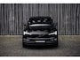 Volvo EX30 Single Motor Extended Range Ultra 69 kWh Black Edition | Trekhaak | Stoel en Stuurverwarming | 20" Y Spaaks | 360° Camera | Harman & Kardon |