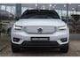 Volvo XC40 Recharge P8 AWD R-Design | Elek. Stoelen + Geheugen | Keyless Entry | Panorama Dak | Harman/Kardon | Adaptieve Cruise + Pilot Assist | Stoel & Stuurverwarming | 360 Camera