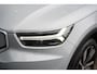 Volvo XC40 Recharge P8 AWD R-Design | Elek. Stoelen + Geheugen | Keyless Entry | Panorama Dak | Harman/Kardon | Adaptieve Cruise + Pilot Assist | Stoel & Stuurverwarming | 360 Camera