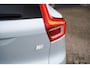 Volvo XC40 Recharge P8 AWD R-Design | Elek. Stoelen + Geheugen | Keyless Entry | Panorama Dak | Harman/Kardon | Adaptieve Cruise + Pilot Assist | Stoel & Stuurverwarming | 360 Camera