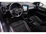 Volvo XC40 Recharge P8 AWD R-Design | Elek. Stoelen + Geheugen | Keyless Entry | Panorama Dak | Harman/Kardon | Adaptieve Cruise + Pilot Assist | Stoel & Stuurverwarming | 360 Camera