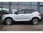 Volvo XC40 Recharge P8 AWD R-Design | Elek. Stoelen + Geheugen | Keyless Entry | Panorama Dak | Harman/Kardon | Adaptieve Cruise + Pilot Assist | Stoel & Stuurverwarming | 360 Camera