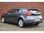 Volvo V40 T3 150PK Momentum | Adaptieve Cruise Control | Trekhaak | 17'' |