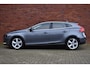 Volvo V40 T3 150PK Momentum | Adaptieve Cruise Control | Trekhaak | 17'' |