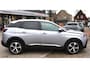 Peugeot 3008 130 Pk Benzine * AUTOMAAT * Luxe Allure * JNL-24-R * Navigatie * Trekhaak * Open Schuifdak * Parkeer Camera Voor- & Achterzijde * Keyles entry & Start Button * 1/2 Lederen Interieur * Climate & Cruise Control * Apple Carplay / Android Auto * Vingerhoets; Vierde Generatie Eersteklas Service ! Al meer dan 100 jaar een begrip in de Brabantse Kempen.
