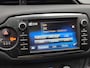 Toyota Yaris 1.5 Hybrid Bi-Tone PANODAK STOELVERW KEYLESS 4S-BANDEN NAVI CLIMA CRUISE BLUETOOTH LM-VELGEN PRIVACY GLASS
