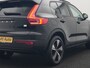Volvo XC40 T4 Recharge R-Design Plug In Hybrid 211pk Dealer O.H. PHEV | Camera | Lederen Sportstoelen Memory & Verwarmd | Apple Carplay | Stuur Verwarmd | Keyless | Navigatie | Virtual |
