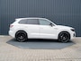 Volkswagen Touareg 3.0 TSi 4MOTION R | Luchtvering | Panodak | Trekhaak | Stoelkoeling | 360 Camera | Black Style | Prijs Rijklaar!!