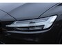 Volvo V60 B4 Plus Dark Automaat | Panoramadak | Verwarmbare voorstoelen | Verwarmbare achterbank | Verwarmbaar stuurwiel | Premium audio by Harman Kardon | Rondom zichtcamera | 19 inch Lichtmetalen velgen