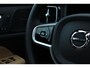 Volvo V60 B4 Plus Dark Automaat | Panoramadak | Verwarmbare voorstoelen | Verwarmbare achterbank | Verwarmbaar stuurwiel | Premium audio by Harman Kardon | Rondom zichtcamera | 19 inch Lichtmetalen velgen