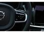 Volvo V60 B4 Plus Dark Automaat | Panoramadak | Verwarmbare voorstoelen | Verwarmbare achterbank | Verwarmbaar stuurwiel | Premium audio by Harman Kardon | Rondom zichtcamera | 19 inch Lichtmetalen velgen
