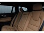 Volvo V60 B4 Plus Dark Automaat | Panoramadak | Verwarmbare voorstoelen | Verwarmbare achterbank | Verwarmbaar stuurwiel | Premium audio by Harman Kardon | Rondom zichtcamera | 19 inch Lichtmetalen velgen