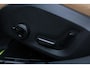 Volvo V60 B4 Plus Dark Automaat | Panoramadak | Verwarmbare voorstoelen | Verwarmbare achterbank | Verwarmbaar stuurwiel | Premium audio by Harman Kardon | Rondom zichtcamera | 19 inch Lichtmetalen velgen