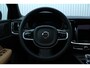 Volvo V60 B4 Plus Dark Automaat | Panoramadak | Verwarmbare voorstoelen | Verwarmbare achterbank | Verwarmbaar stuurwiel | Premium audio by Harman Kardon | Rondom zichtcamera | 19 inch Lichtmetalen velgen