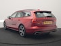 Volvo V60 T6 Twin Engine AWD R-Design Plug In Hybrid 340pk Dealer O.H. PHEV | Trekhaak Af Fabriek | Panodak | Head Up | Adaptive Cruise | 360 Camera | Lederen Sportstoelen Memory & Verwarmd | Apple Carplay | Stuur Verwarmd | Blis | Keyless | Navigatie | DAB |