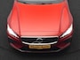 Volvo V60 T6 Twin Engine AWD R-Design Plug In Hybrid 340pk Dealer O.H. PHEV | Trekhaak Af Fabriek | Panodak | Head Up | Adaptive Cruise | 360 Camera | Lederen Sportstoelen Memory & Verwarmd | Apple Carplay | Stuur Verwarmd | Blis | Keyless | Navigatie | DAB |