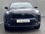Toyota Yaris Cross 1.5 Hybrid 115 Dynamic Automaat / Fabrieksgarantie tot 05-2028 < 100.000km, tot 10 jaar mogelijk** / Navigatie via Apple Carplay Android / Stuur-, stoel- en voorruitverwarming / Camera / Adaptieve CC / 17" LM wielen /