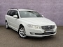 Volvo V70 2.0 T4 Classic Edition | Adaptieve Cruise controle | Spoiler | Bi-Xenon | Stuur + Stoel + Achterbank verwarming | Stand kachel |