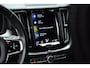 Volvo XC60 2.0 Recharge T8 AWD R-Design | Pano-dak | Camera |