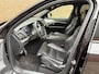 Volvo XC90 2.0 T8 Recharge 390pk AWD R-Design | 7-zits | Luchtvering | Wegklapbare trekhaak | Leder | Bowers&Wilkins | Head up | Stoelverwarming voor&achter | Adaptieve cruise | 360 Camera | BLIS | Apple CarPlay | Navigatie | Keyless | DAB | LED | Volledig dealeronderhouden