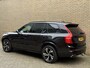 Volvo XC90 2.0 T8 Recharge 390pk AWD R-Design | 7-zits | Luchtvering | Wegklapbare trekhaak | Leder | Bowers&Wilkins | Head up | Stoelverwarming voor&achter | Adaptieve cruise | 360 Camera | BLIS | Apple CarPlay | Navigatie | Keyless | DAB | LED | Volledig dealeronderhouden