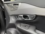 Volvo XC90 2.0 T8 Recharge 390pk AWD R-Design | 7-zits | Luchtvering | Wegklapbare trekhaak | Leder | Bowers&Wilkins | Head up | Stoelverwarming voor&achter | Adaptieve cruise | 360 Camera | BLIS | Apple CarPlay | Navigatie | Keyless | DAB | LED | Volledig dealeronderhouden