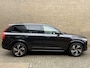 Volvo XC90 2.0 T8 Recharge 390pk AWD R-Design | 7-zits | Luchtvering | Wegklapbare trekhaak | Leder | Bowers&Wilkins | Head up | Stoelverwarming voor&achter | Adaptieve cruise | 360 Camera | BLIS | Apple CarPlay | Navigatie | Keyless | DAB | LED | Volledig dealeronderhouden